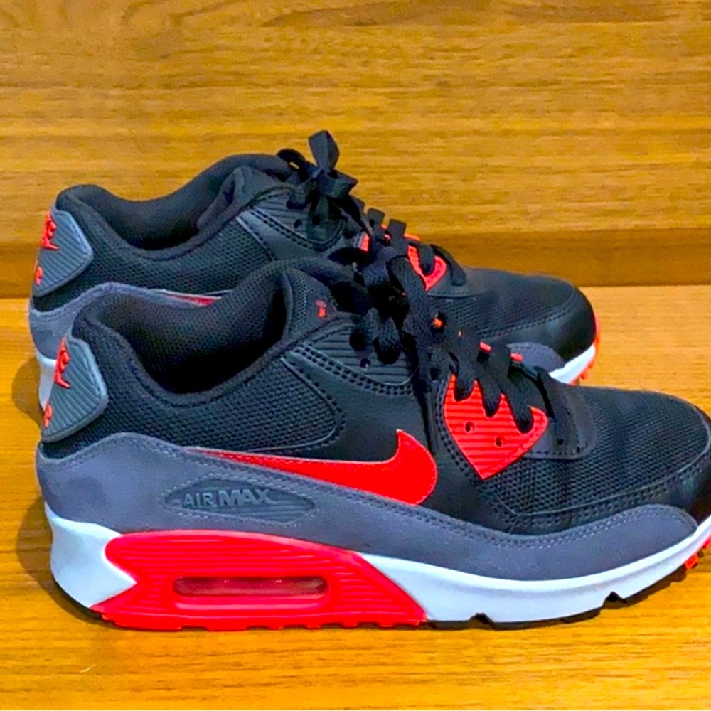 Nike Air Max 90 Essential Wolf Grey Crimson-black